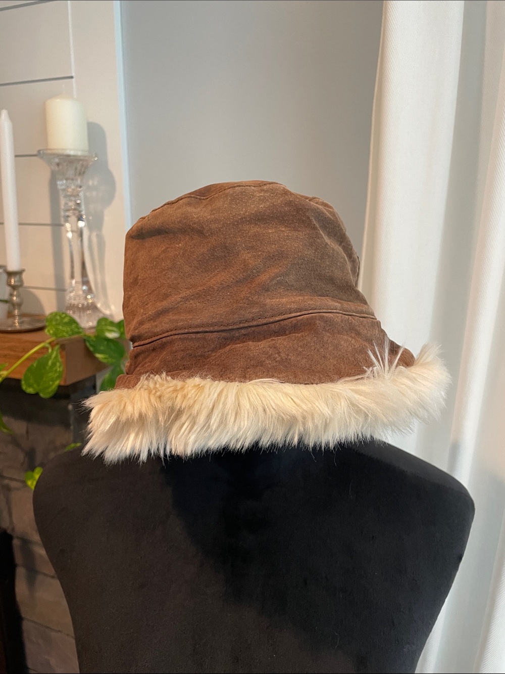 Wilson’s Leather Suede and Faux Fur Bucket Hat Y2K